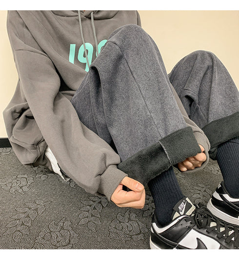 Men’s Athletic Fleece-Lined Loose Straight Leg Casual Jeans