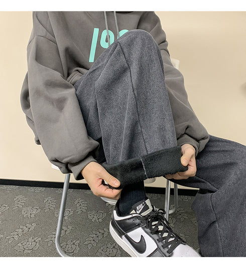 Men’s Athletic Fleece-Lined Loose Straight Leg Casual Jeans